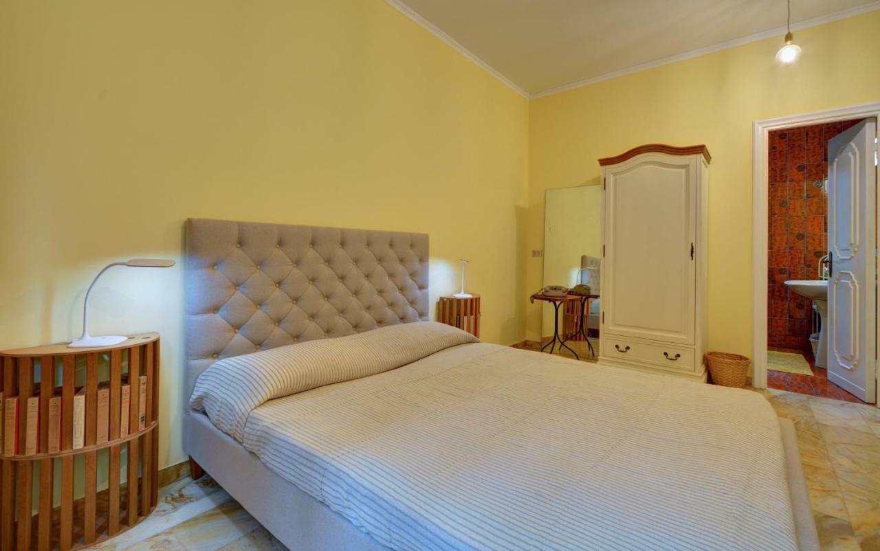 B&B La Rosa Segreta Genoa Bagian luar foto